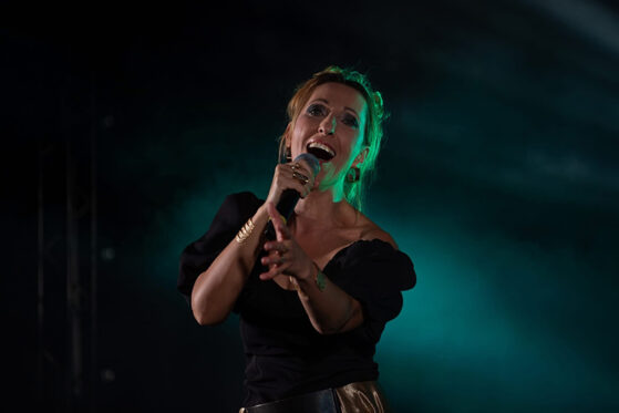 Ema rym, chanteuse, concert, auteur, compositeur, violoniste, coaching vocal 